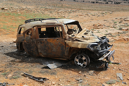 el carro del jefe militar de Al Nusra, destrozado Hezbolá organiza una gira informativa en Qalamun