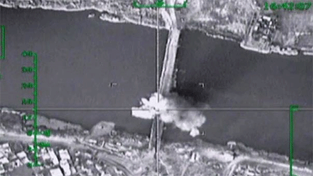 vista aérea del ataque al puente en Deir Ezzor Ataques aéreos de la aviación rusa cortan vías de suministro de Daesh
