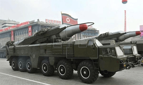 un misil Musudan durante un desfile militar Corea del Norte desplegó un potente misil de medio alcance