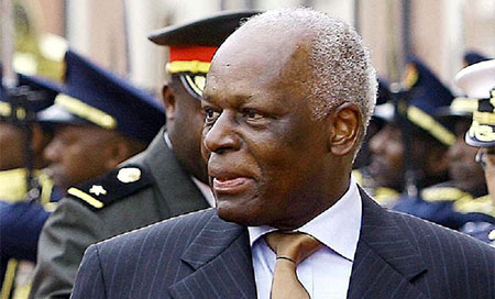 El presidente de Angola, José Eduardo Dos Santos El presidente de Angola reelegido como líder de MPLA