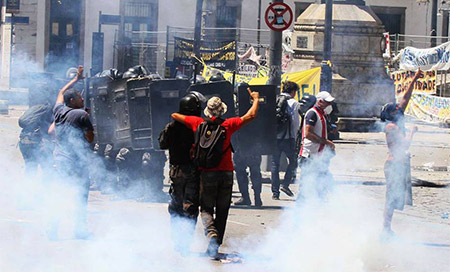 Protestas en Río de Janeiro Choques entre la policía y manifestantes en Río de Janeiro