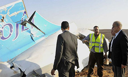 restos del avión ruso A321 Identifican los organizadores del atentado del avión ruso A321