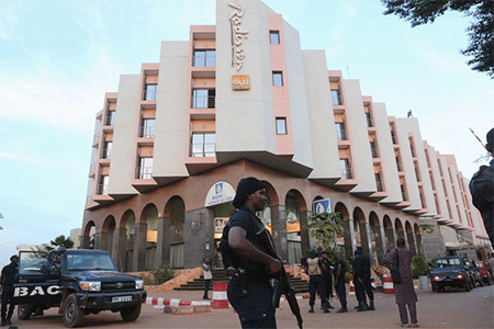El ejército de Burkina Faso recupera el hotel Splendid El ejército burkinés recupera el hotel asaltado por Al Qaeda