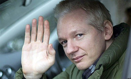 Suecia interrogará a Assange en embajada de Ecuador en Londres