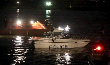 equipos de rescate buscan a supervivientes Un ferry se hunde en el río Nilo en el norte de Egipto