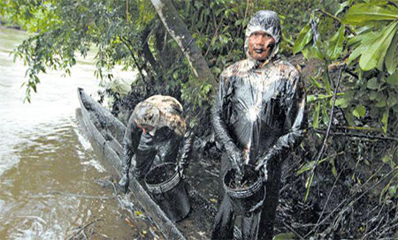 Derrame de petróleo en las amazonas de Perú Declaran en Perú emergencia sanitaria por derrame de petróleo