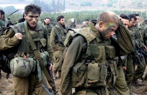 soldados israelíes tras su humillante derrota en el sur de Líbano Hezbolá dispone de 120.000 misiles, según el enemigo israelí