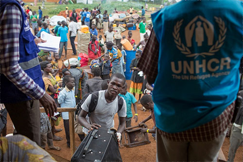 Miles de personas huyen a diario de Sudán del Sur Éxodo de sursudaneses hacia Uganda