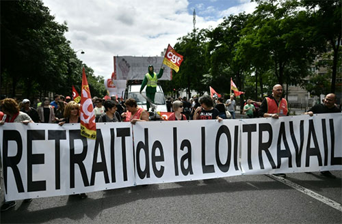 Pancarta pidiendo la retirada de la ley laboral Francia vive una nueva jornada de protestas