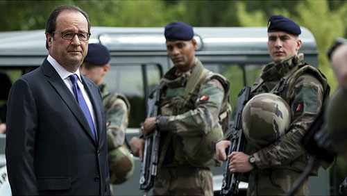 Hollande augura una larga guerra contra el terrorismo El Presidente de Francia augura una “larga guerra” contra el terrorismo