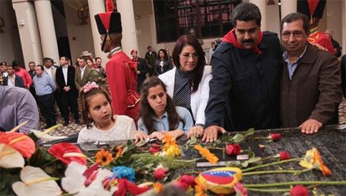 homenaje a Hugo Chávez Morales y Kirchner se suman a los homenajes a Hugo Chávez