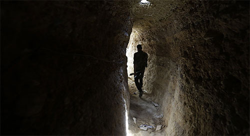 el túnel excavado por los terroristas Irán confirma la detención de una red terrorista de 40 personas