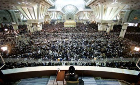 la ceremonia del 27º aniversario del fallecimiento del Imam Jomeini Ayatolá Jameneí: Quienes confían en EEUU cometen un gran error