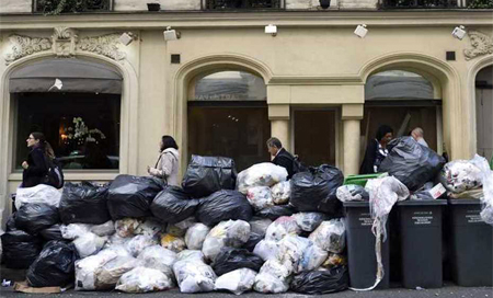montones de basura en Paris Ante el inicio de la Eurocopa en Francia