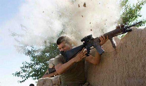 Grupos armados sirios leales a EEUU quieren controlar la frontera con Iraq Grupos armados sirios leales a EEUU quieren controlar la frontera con Iraq