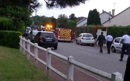 Daesh reivindica el asesinato de un policía y su pareja cerca de París Daesh reivindica el asesinato de un policía y su pareja cerca de París