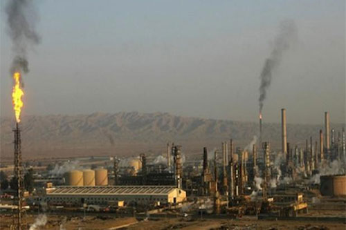 instalaciones de extracción de petróleo Aviones rusos destruyen cuatro pozos petroleros de Daesh
