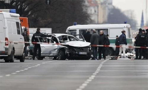 Un hombre muere en Berlín al explotar una bomba en su vehículo Un hombre muere en Berlín al explotar una bomba en su vehículo