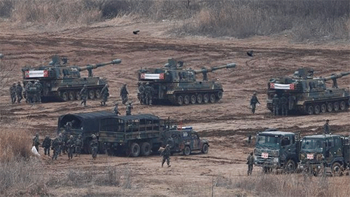 Obuses K-9 en la frontera con Corea del Norte, durante las maniobras de Corea del Sur y Estados Unidos Pyongyang amenaza con castigar a sus agresores