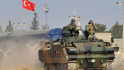 un tanque turco en la frontera con Siria Rusia está dispuesta a coordinar con Estados Unidos para liberar Raqqa