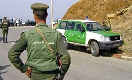 agentes de la Policía de Argelia Tropas de Argelia matan a tres peligrosos terroristas