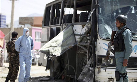 un atentado contra un autobús de funcionarios en kabul Talibán reivindica la autoría del atentado de Kabul