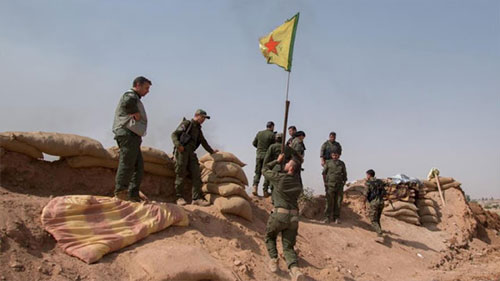 miembros de las Unidades de Protección Popular (YPG) Canciller turco no aprueba que el YPG combate a Daesh