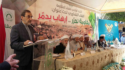 Ali Akbar Velayati durante su intervención en la conferencia de la Unión de Ulemas de la Resistencia