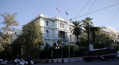 la Embajada francesa en Atenas Ataque con granada contra la Embajada francesa en Atenas