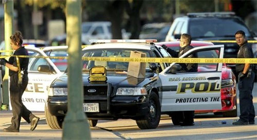 la escena donde el agente Benjamin Marconi murió baleado,en San Antonio Dos agentes de policía baleados en incidentes separados en EEUU