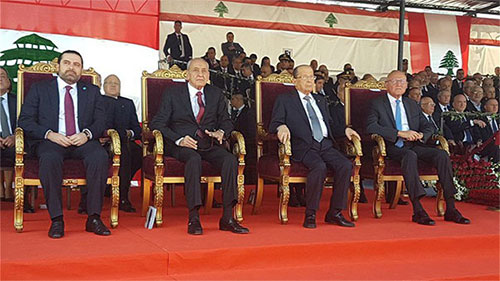 Michel Aoun preside la ceremonia del Día de la Independencia Líbano celebra el Día de la Independencia con un desfile militar