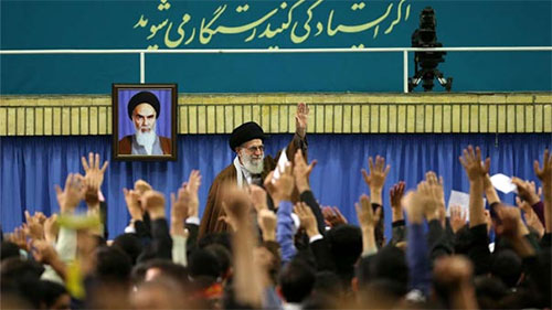 El líder supremo de la República Islámica de Irán, Sayyed Ali Jamenei Jamenei dice que EEUU no desea el progreso a la República Islámica