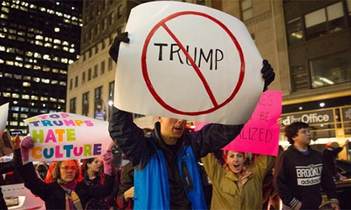 Manifestantes protestan por el resultado de elección de Donald Trump La comunidad latina se moviliza en Nueva York