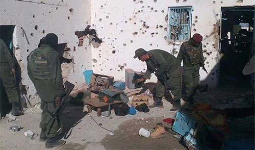 fuerzas de seguridad tunecinas durante una redada Túnez y la guerra contra el terrorismo