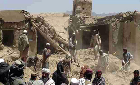 Ataque aéreo de EEUU en Kunduz Un ataque aéreo de EEUU deja decenas de civiles muertos en Afganistán