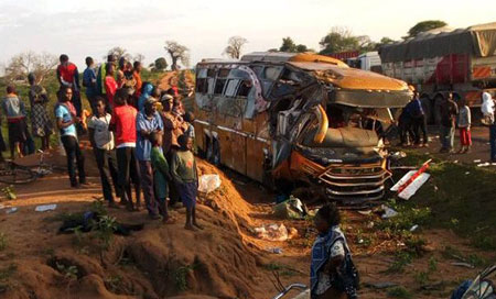 accidente de trafico en kenia Accidente de tráfico en Kenia deja más de 25 muertos