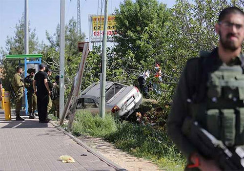el vehículo que atropelló al soldado sionista Muere un soldado sionista atropellado cerca de Ramala