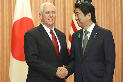 Pence reafirma su compromiso para frenar la “ambición” de Corea del Norte La era de la paciencia estratégica ha terminado, según el vicepresidente de EEUU