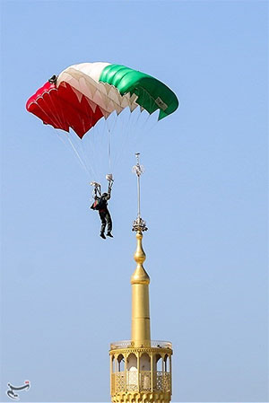 Irán celebra el Día Nacional del Ejército Irán celebra el Día Nacional del Ejército con una Impresionante exhibición militar