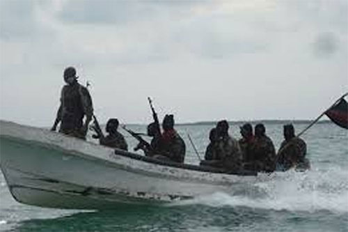 piratas somalíes Los piratas somalíes vuelven a raptar buques