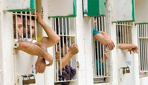prisioneros palestinos inician huelga de hambre La ocupación israelí impone régimen de aislamiento a Marwan Barguti