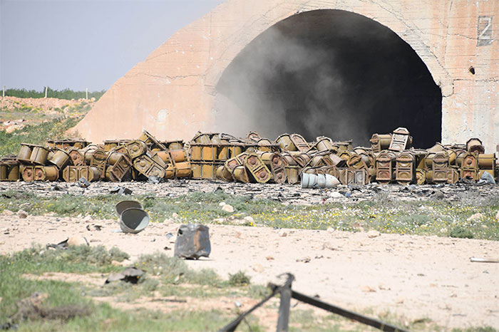 aerodromo de Al Shayrat en Homs, Siria Imágenes del aeródromo militar sirio Al Shayrat después de la agresión (Fotos)