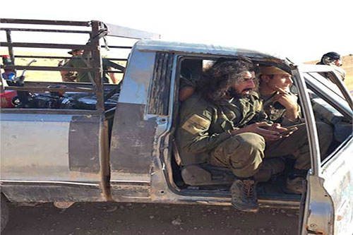 Un grupo de Daesh se entrega a Hezbolá Un grupo de Daesh, incluido un líder, se entrega a Hezbolá