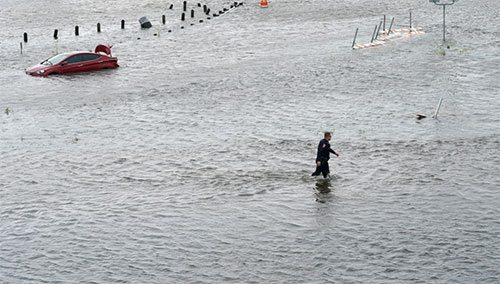 La tormenta Harvey obliga la evacuación de una central química en Texas