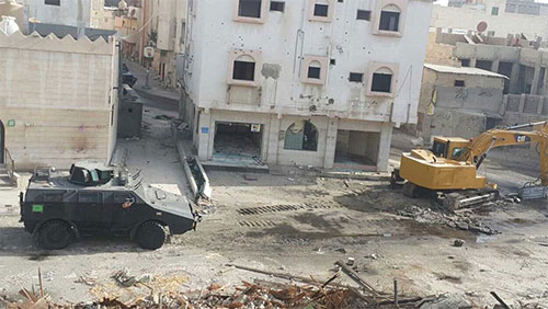 destrucción causada por bombardeos saudíes en Al-Awamiya El régimen saudí “no quiere un ser vivo en Al-Awamiya”