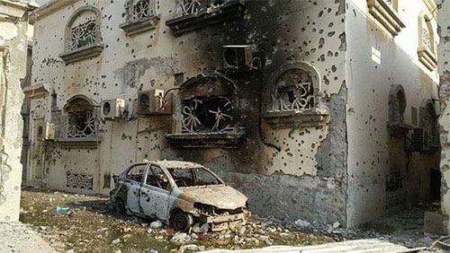 destrucción causada por bombardeos saudíes en Al-Awamiya El régimen saudí “no quiere un ser vivo en Al-Awamiya”