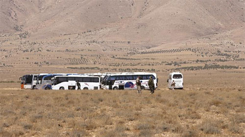 el convoy de autocares que traslada los terroristas a Deir Ezzor Nasrolá asegura que la victoria sobre los takfiríes y sus patrocinadores será histórica