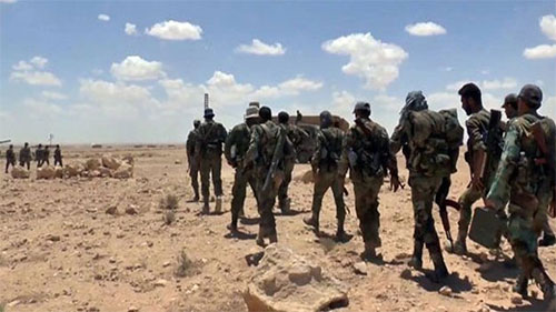 Ejército sirio realiza una operación de desembarco aéreo contra Daesh Ejército sirio realiza una operación de desembarco aéreo contra Daesh