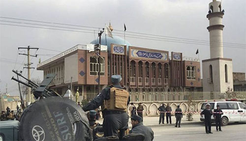 la mezquita Imam Zaman en Kabul Ataque suicida y asalto armado contra una mezquita chií en Kabul