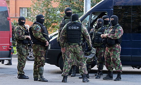 Miembros de la Policía rusa Detienen en Moscú a cuatro terroristas de Daesh